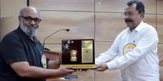 Receiving the 'Mahatma Gandhi Excellence Award 2021-2022'